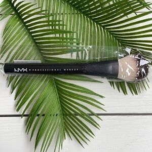 NEW NYX Powder Brush